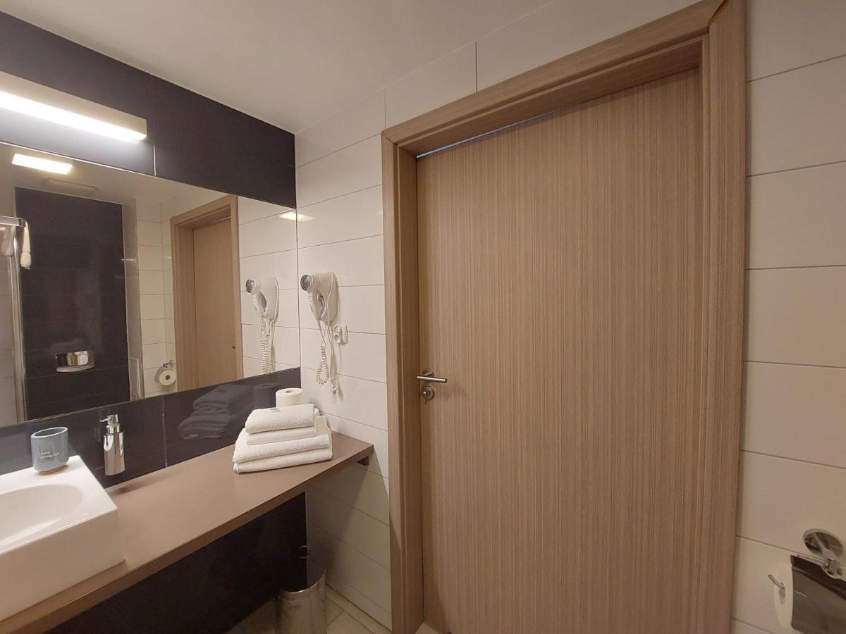 Apartament Sienna Czarna Gora Ischgl 18 Экстерьер фото